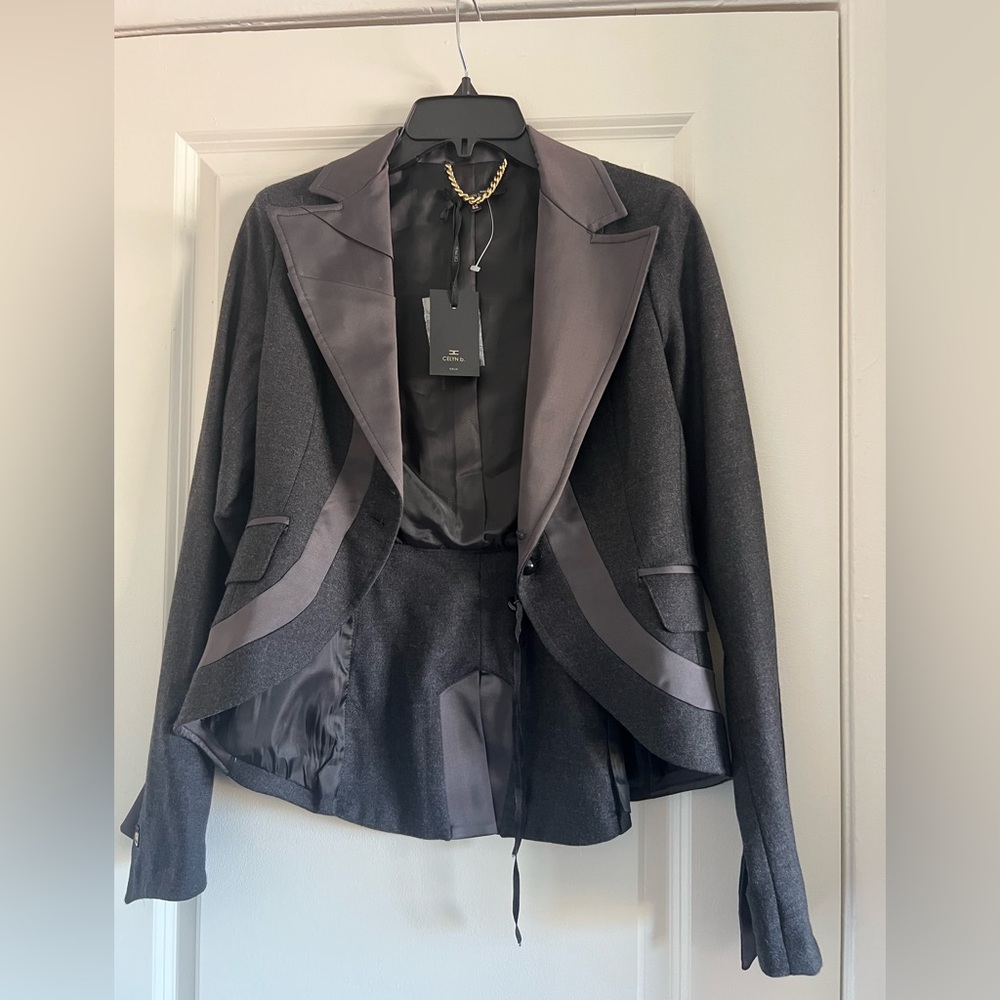 Elegant Gray Women's Blazer